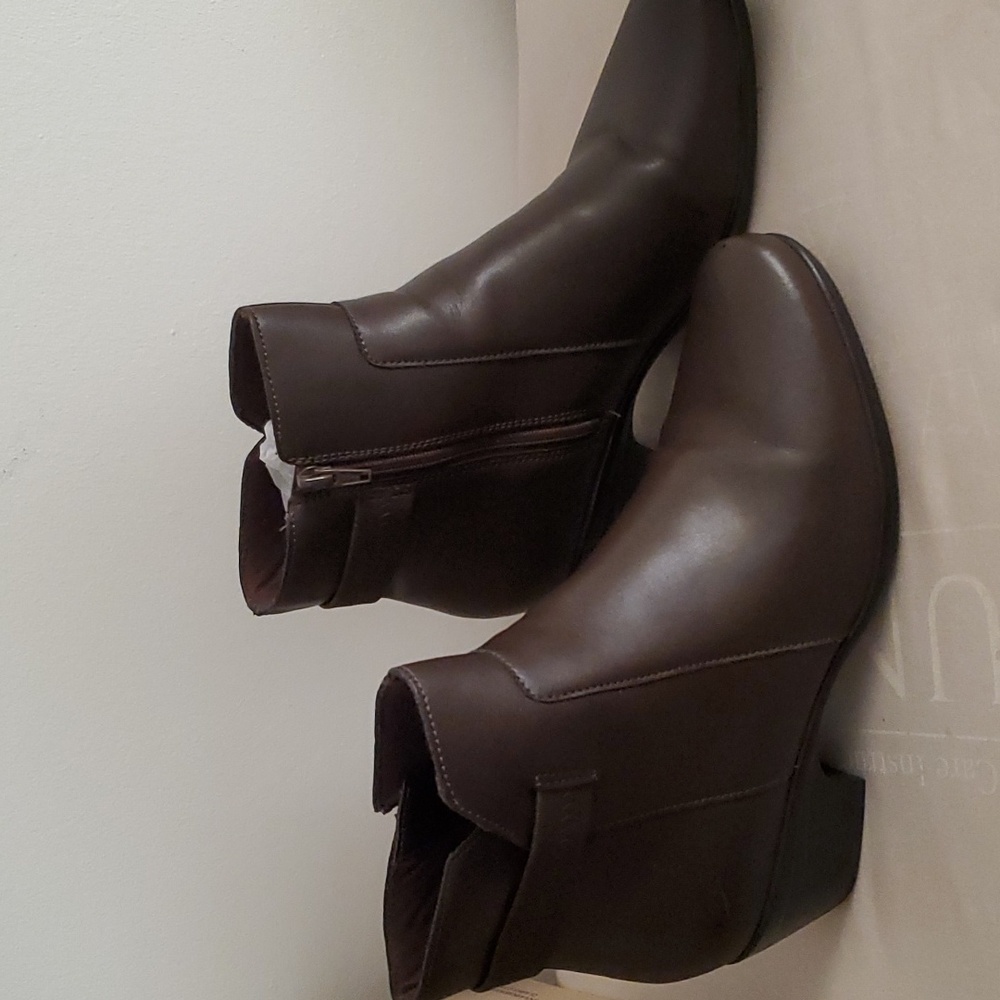 Clarks Emily Holly Dark Brown Booties